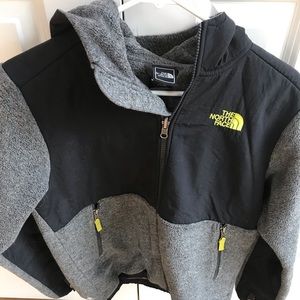 Boys North Face hooded Denali grey jacket